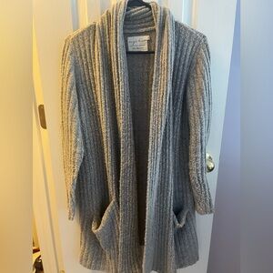 Evy’s Tree Marissa gray sweater size XS/S. Gently used